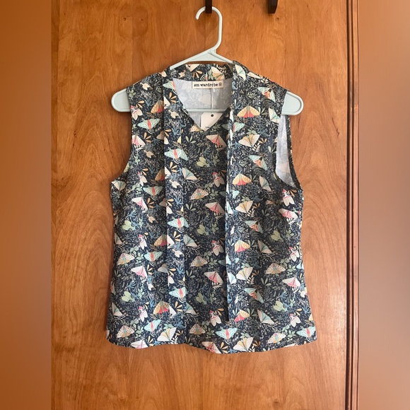 Moth Pattern Blouse - Picture 2 of 5